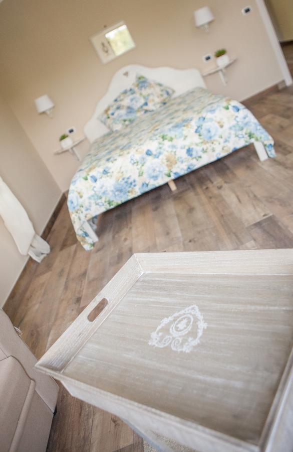 Il Refolo Bed & Breakfast Riardo Bagian luar foto